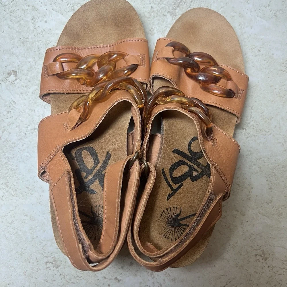 OTBT Fair Isle Leather Wedge Sandals Chain Accent Camel Tan Boho Chic Resort Sz6